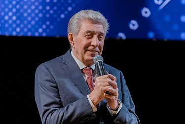 Сергей Грачев: «Женщины Оренбуржья активно участвуют в решении многих сложных задач и проблем»